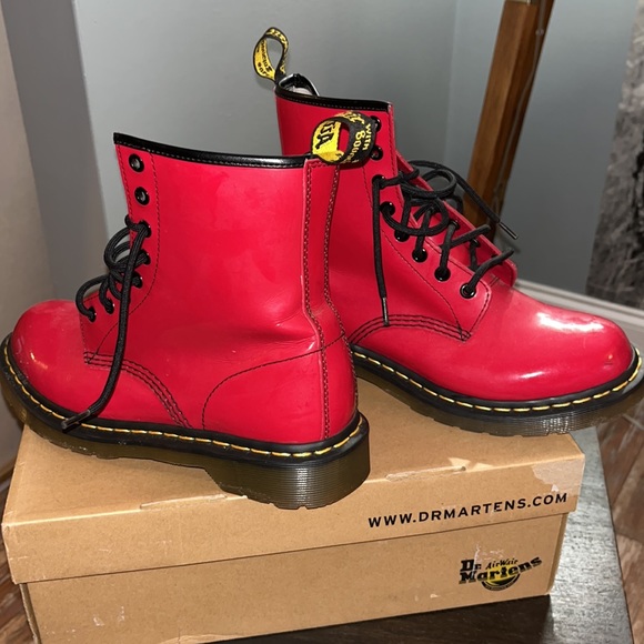 Dr Martens Red Air Wair Patent Leather combat boots - Picture 4 of 7